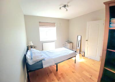 Double Room is available for rent in - CR4 1LX Main Photo