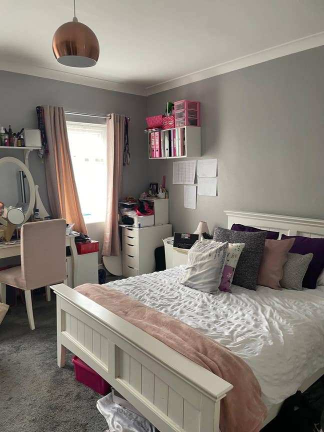 Short Term Double Room to rent Main Photo