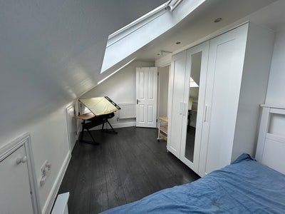 Bright & Modern Loft Room- N18 Main Photo