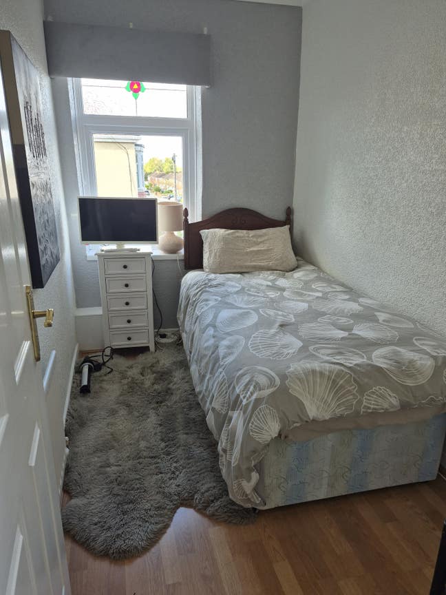 Furnished Rooms To Let Main Photo