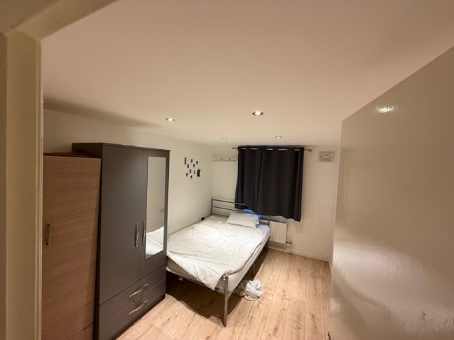 Spacious Double Room  Main Photo