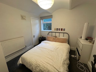 Double room in 2 Bed Flat with Garden  Main Photo