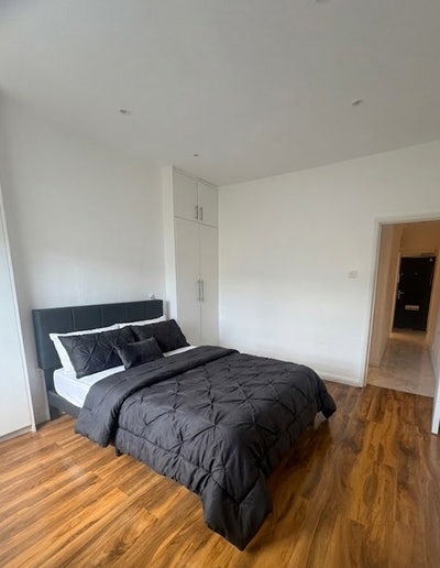 Newly Refurbished Self-Contained Studio Flat Main Photo
