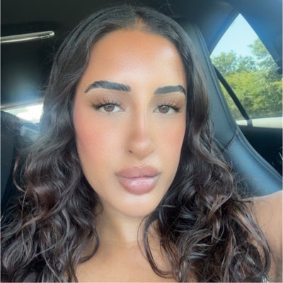 Professional Female seeks a double room Main Photo