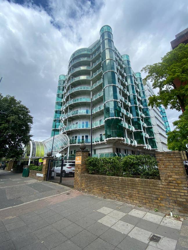 2 Double Rooms in Ealing Penthouse (near UWL) Main Photo
