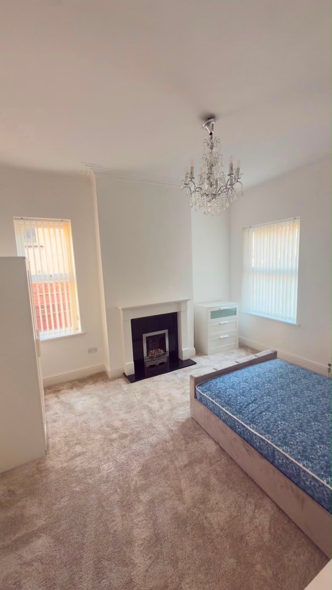 Large Double Rooms in Victorian build, All Bills  Main Photo
