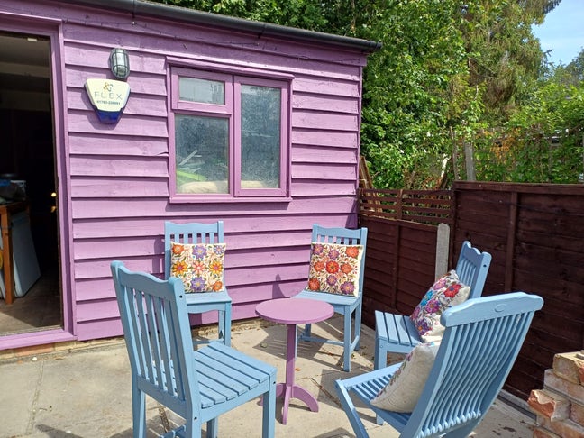Quirky Den Main Photo
