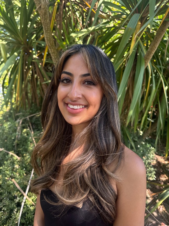 I am a professional female aged 23. I have re... Main Photo