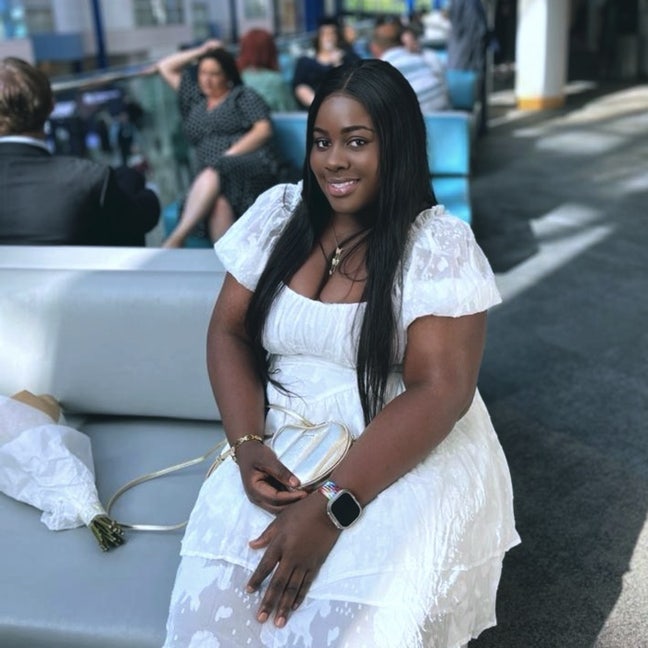 Professional Female seeks a double room Main Photo