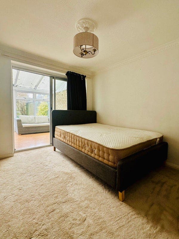 Botley - Large Double Room Available from August 4 Main Photo