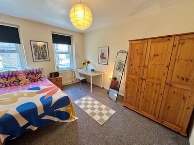 Spacious 2-Bed Flat with Huge Open-Plan-3m Holborn Main Photo