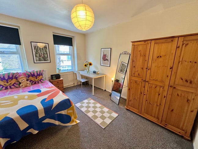 Spacious 2-Bed Flat with Huge Open-Plan-3m Holborn Main Photo
