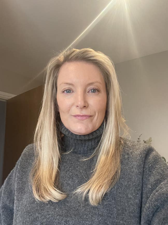 Professional Female Seeking Mon–Tue Room Rental  Main Photo