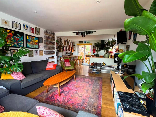 2 Double rooms for postgrads in bright house Main Photo