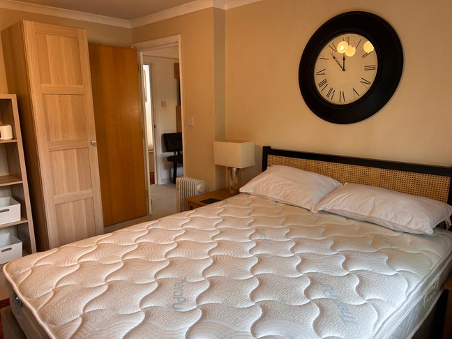 Wimbledon - double room available in quiet area Main Photo
