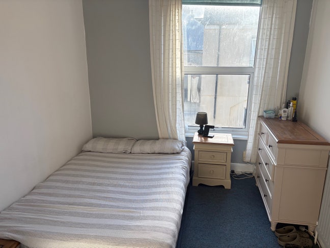 Room for Rent Main Photo