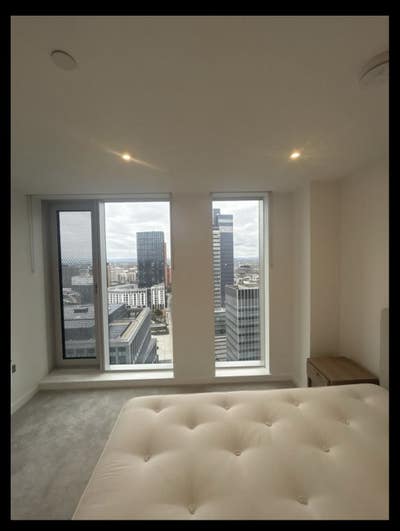 New Victoria 3 bedroom apartment with balcony  Main Photo