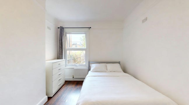 Spacious Five Double Bedroom House in Wood Green Main Photo