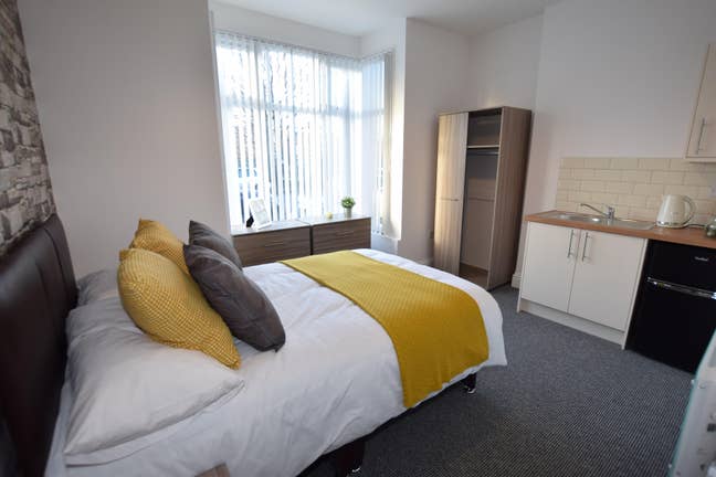 Available Now 2 Studio Rooms B23 Main Photo