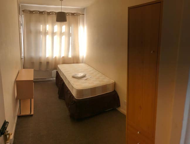 Single Room | 15 mins Stansted | Bills Inc Main Photo