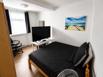 Bright Double Room | Isle of Dogs – Great Location Main Photo
