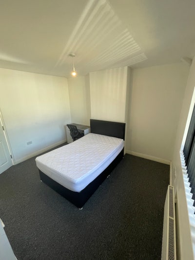 Students Room available  Main Photo