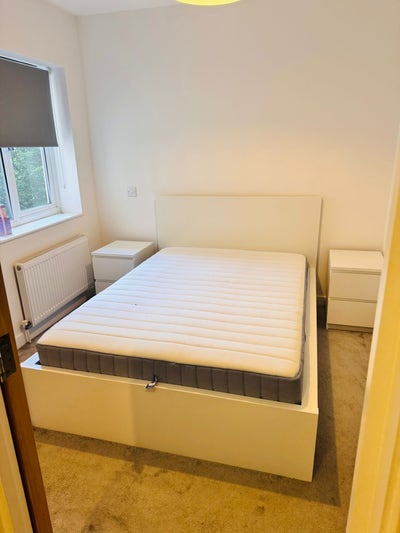  Double Bedroom with En-suite  Main Photo