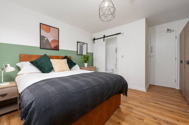 💥 LAST Ensuite Studio Room with kitchenette 💥  Main Photo