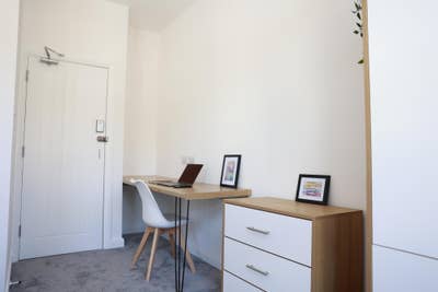 ✨ High-Quality Ensuite Rooms | All Bills Included Main Photo