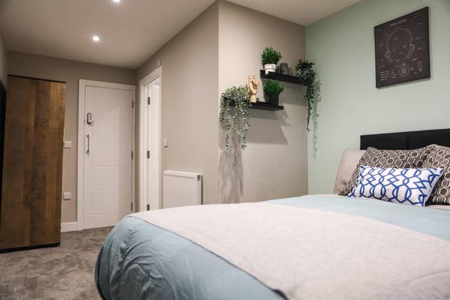 Bills Included Double Room & En-Suite Main Photo