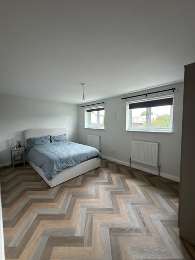Large Double Room | Bills Inc | Near Bletchley Stn Main Photo
