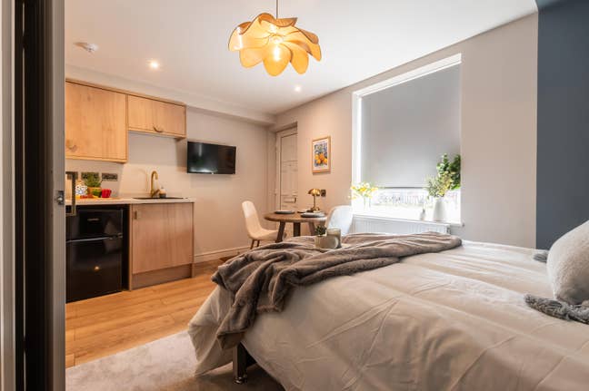 15 Minutes Walk to Bus Station! New studios Main Photo
