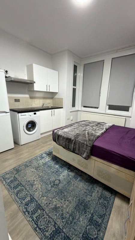 🏡 Studio Flat to Let in Willesden Green Main Photo