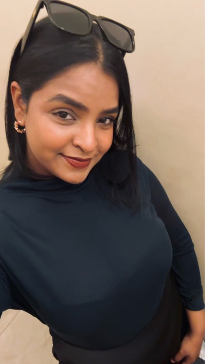 I am a professional female aged 30.I am look... Main Photo