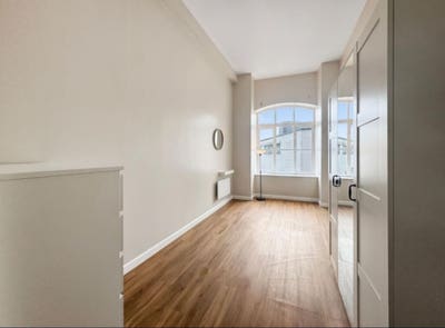City Centre - Furnished Room - Flatmate needed Main Photo