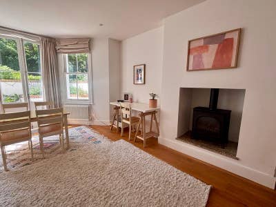 Modern and Bright Flat with Patio Main Photo