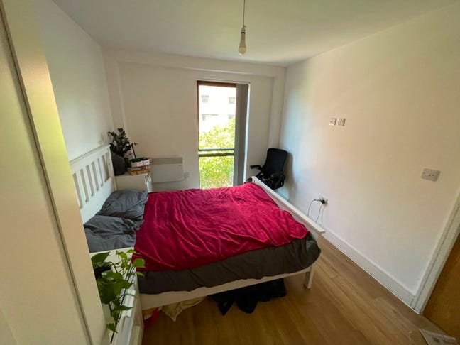 Tenancy switch (new flatmate in a 2 bedroom flat) Main Photo