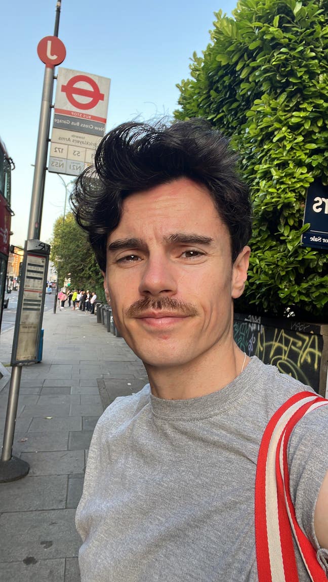 Queer musician/actor looking for a new home 🏡  Main Photo