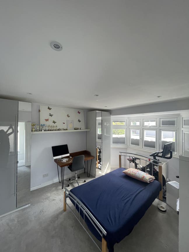 Clean and bright room in Edgware Main Photo