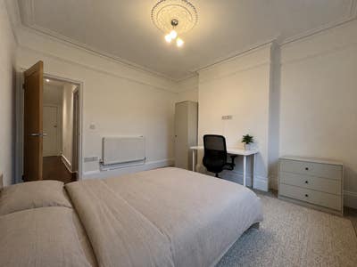 Spacious Double Room. 20% Off First Month. Main Photo