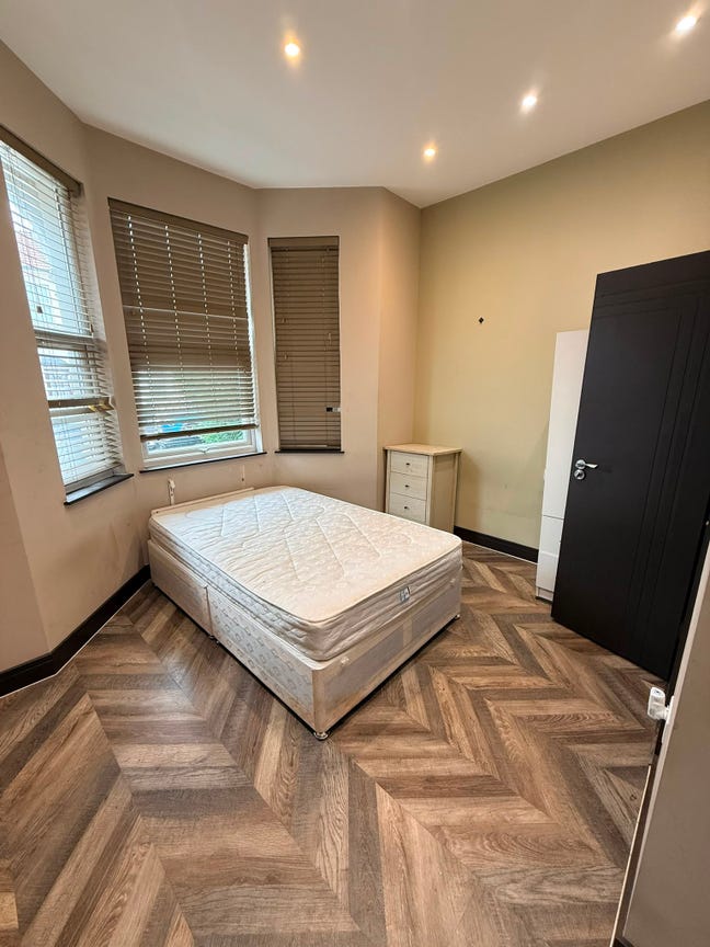 Beautiful ensuite available in Lewisham  Main Photo