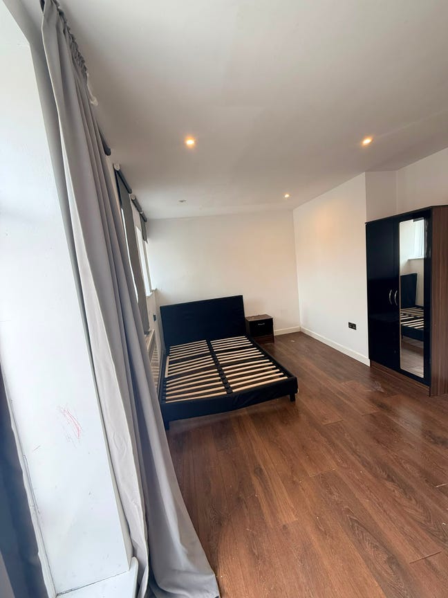 Lovely 1 bedroom flat available in Lewisham  Main Photo