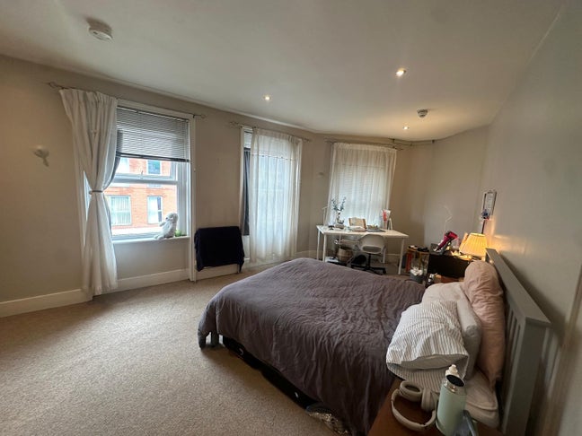 Big Double Room Available in 4Bed Girls Only Flat Main Photo