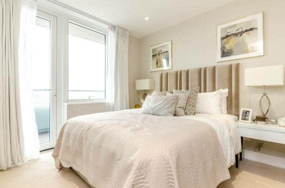 Incredible Apartment in Battersea  Main Photo