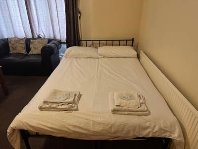 Modern Double Flats at Woodfield Lodge Apartments  Main Photo