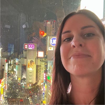 Professional Female seeks a double room Main Photo