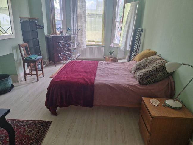 Large room for vegan,vegetarian woman Main Photo