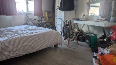 Double bedroom with ensuite - good location quiet  Main Photo