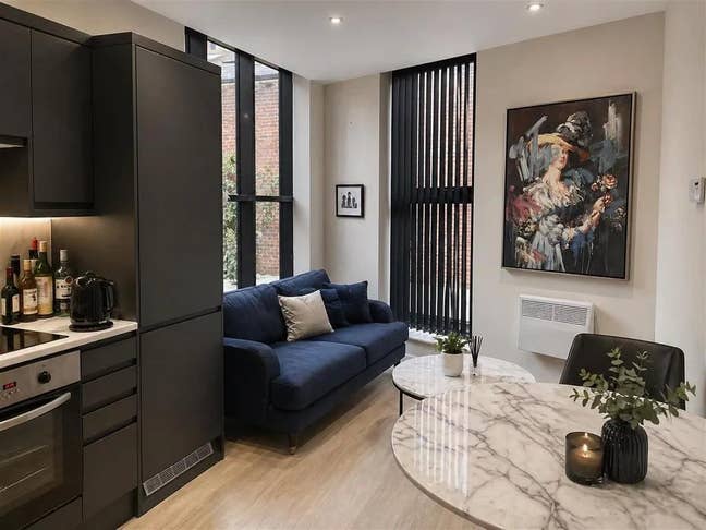 1 Bed City Centre Inc Elec, Water, WIFI Main Photo