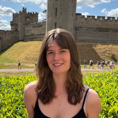 23 Year Old Professional Woman Looking for Housing Main Photo
